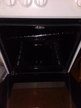 Cocina de gas blanca Urge venderla muda recojes tu