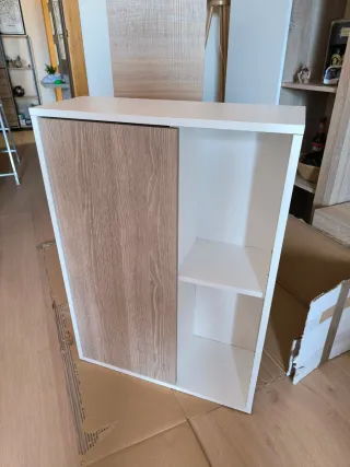 Estantería modular pared madera y blanco