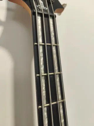 BC Rich Warbeast Bajo Eléctrico Negro