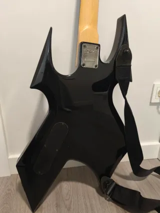 BC Rich Warbeast Bajo Eléctrico Negro