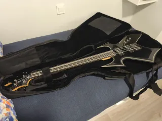 BC Rich Warbeast Bajo Eléctrico Negro