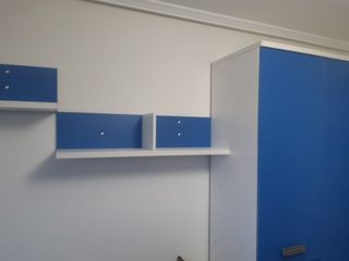 Armario juvenil modular azul y blanco