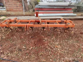 Cultivador agrícola naranja 676519639