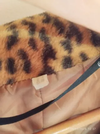 Casaco Padrão Tigresa Bege e Castanho