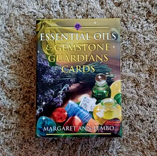 Oracle Esencial Oils & Gemstone Guardians Tarot