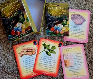 Oracle Esencial Oils & Gemstone Guardians Tarot