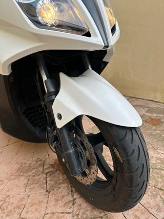Moto Scooter Blanca Kymco