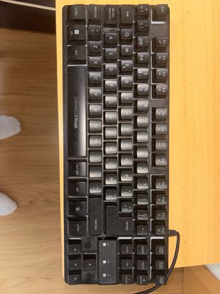 Teclado Gaming X Trust con Cable y Luces