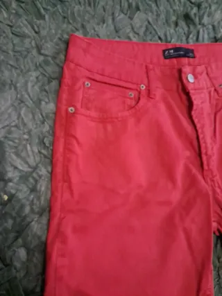 Pantalón corto rojo Zara