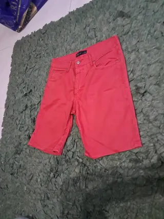 Pantalón corto rojo Zara