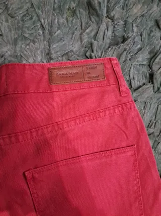 Pantalón corto rojo Zara