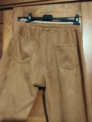 Pantalón antelina camel