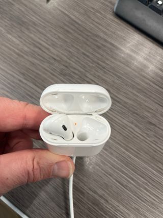 Caja cargador AirPods 1/2 + Auricular Izquierdo