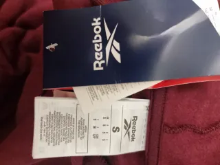 Sudadera Reebok Morada con Logo