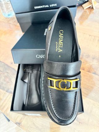 Lote 3 pares zapatos Carmela beige/negro/marrón.