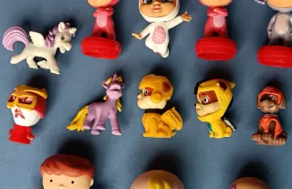 Lote 11 mini muñecos coleccionables