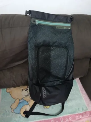 Mochila de montaña negra