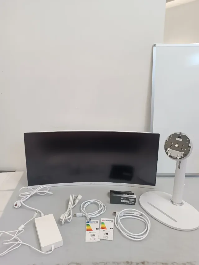 Monitor Curvo MSI Blanco P11YY9268