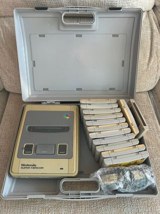 Super Famicom + Maletín de Almacenamiento