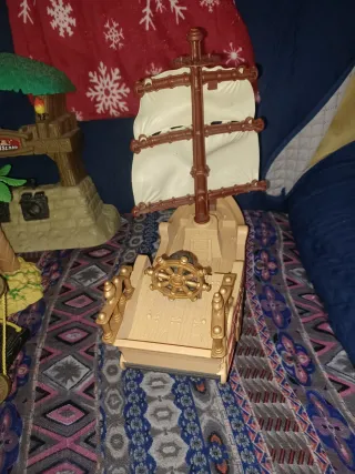 Lote de juguetes piratas