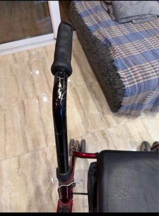 Andador 4 ruedas con asiento