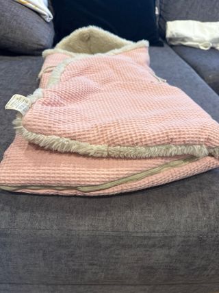 Saco capazo con capucha rosa