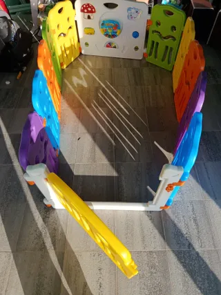 Parque infantil multicolor