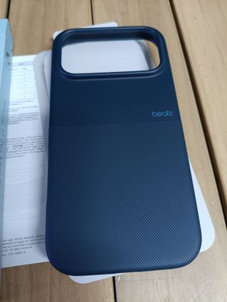 Funda Rugged de Beats con MagSafe y Control de Cámara para el iPhone 17 Pro Max – Azul rocoso