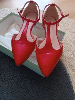 Zapatos de piel hechos en España..