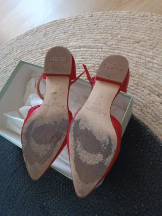 Zapatos de piel hechos en España..