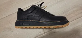 Nike Air Force 1 Low Luxe Negro Goma