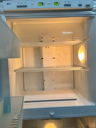 NEVERA SIEMENS DOS PUERTAS NO FROST