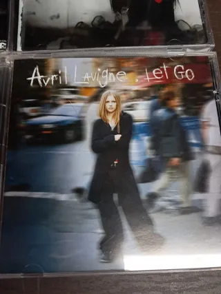 CDs Avril Lavigne: Under My Skin y Let Go