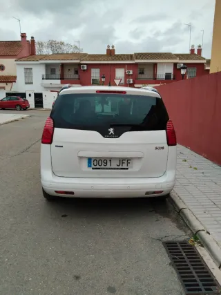 Peugeot 5008 2015