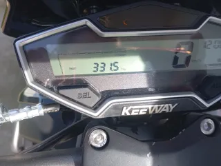 Moto Keeway negra
