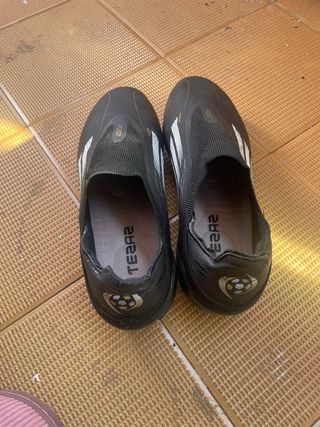 Botas fútbol Adidas F50 negras sin cordones