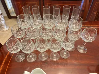 Copas de cristal tallado,22 copas de 4 tamaños