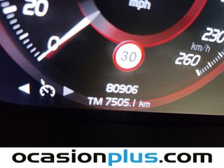 Volvo XC40 T3 Momentum 120 kW (163 CV)