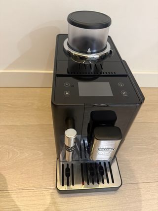 Cafetera DeLonghi Rivelia EXAM440.35.B