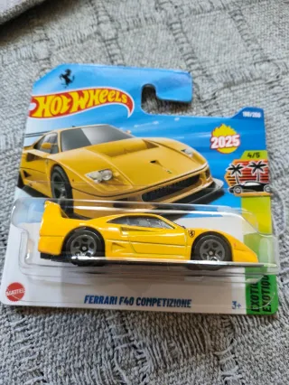 Hot Wheels Ferrari F40 Competición Amarillo