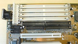 Placa base PC AT Soyo SY-5TF Pentium/AMD Socket 7