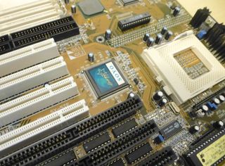 Placa base PC AT Soyo SY-5TF Pentium/AMD Socket 7