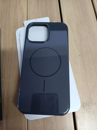 Apple Funda Beats con MagSafe para el iPhone 16 Pro Max - Negro noche