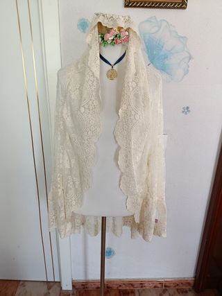 Mantilla Fallera Media Luna Beige Grande