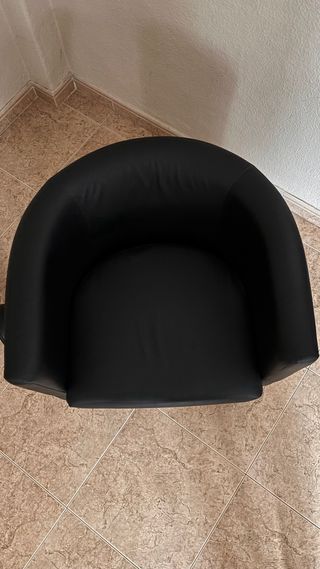Sillón negro piel sintética