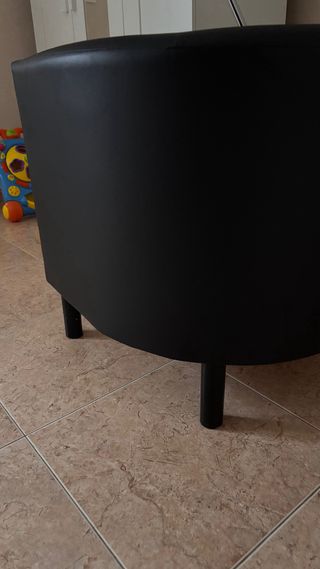 Sillón negro piel sintética