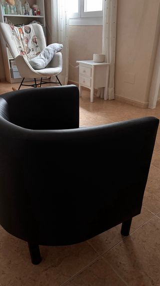 Sillón negro piel sintética