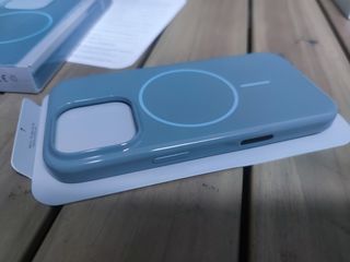 Funda Beats con MagSafe para iPhone 16 Pro