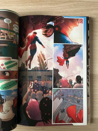 Naomi: Season One en inglés