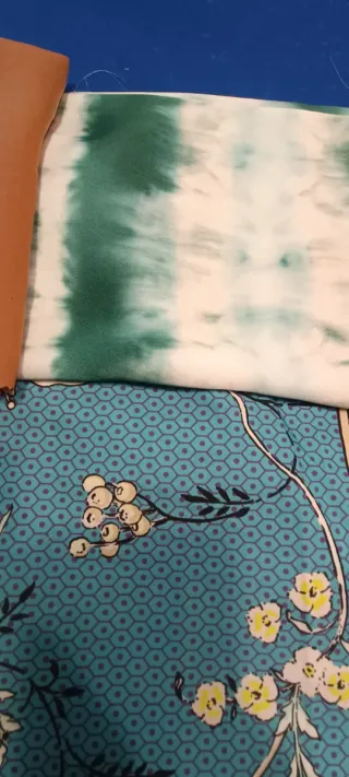 Retales de telas variadas